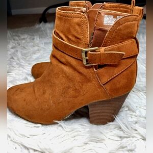 Womens ankel boots size 11 brand Time an True